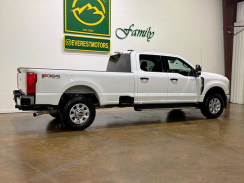 Used 2023 Ford F250 XLT w/ FX4 Off-Road Package image 8