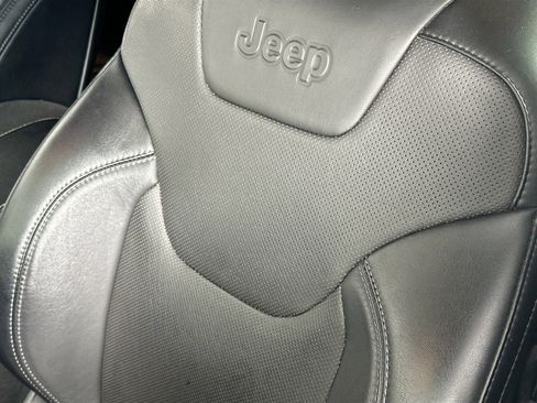 Used 2022 Jeep Cherokee Latitude Lux w/ Sun & Sound Group image 18