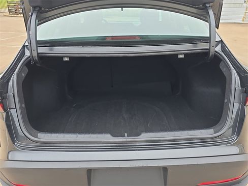 Used 2025 Kia K4 LXS image 12