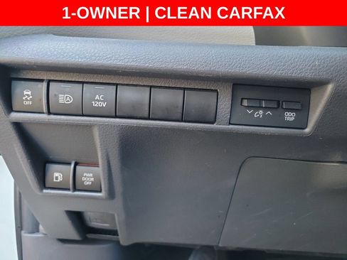 Used 2022 Toyota Sienna XLE w/ XLE Plus Package FWD image 25