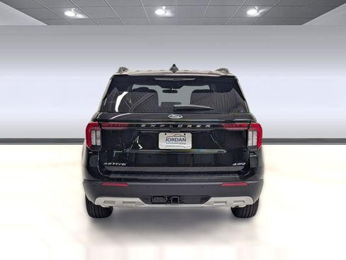 New 2026 Ford Explorer Active w/ Active Comfort Package image 8