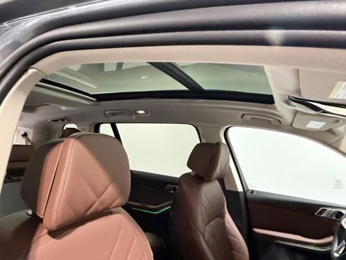 Used 2024 BMW X7 xDrive40i image 62