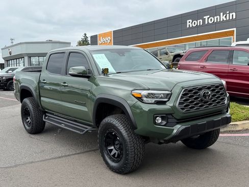 Used 2021 Toyota Tacoma TRD Off-Road AWD/4WD image 2