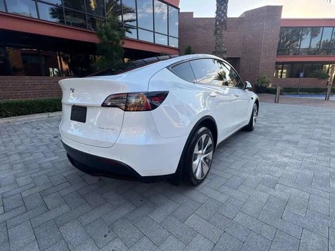 Used 2022 Tesla Model Y Long Range AWD/4WD image 5