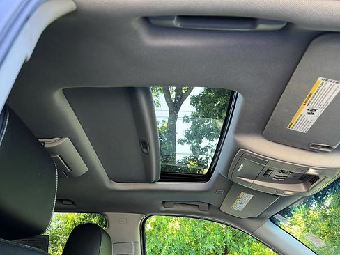 Used 2017 Chevrolet Suburban Premier AWD/4WD image 31