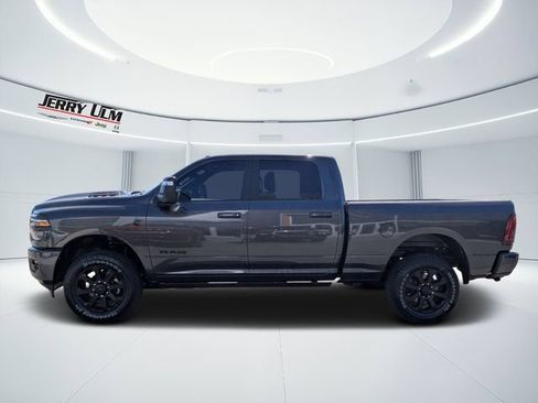 New 2026 RAM 2500 Laramie AWD/4WD image 6