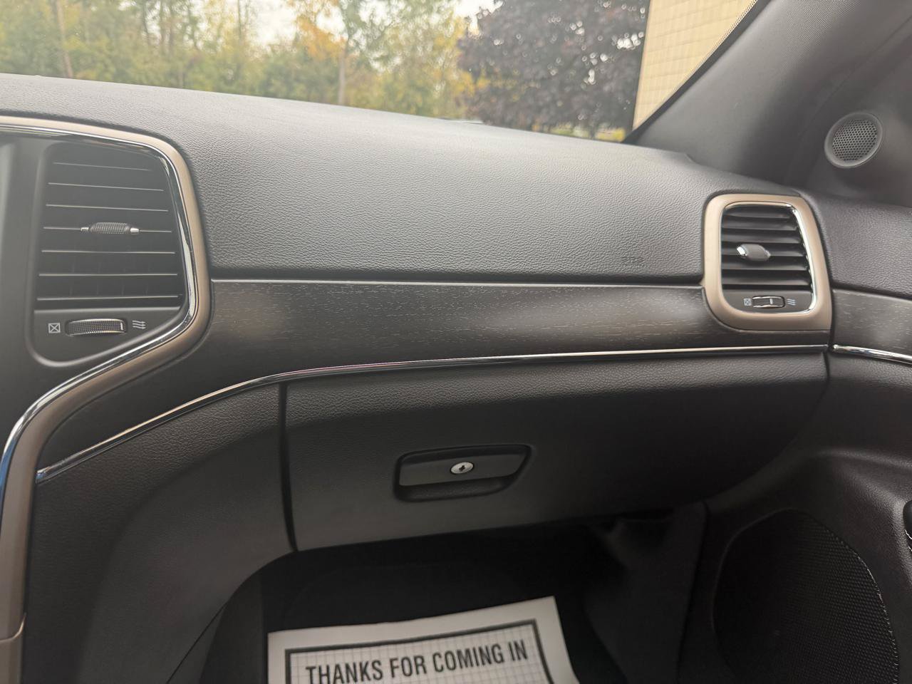 Used 2016 Jeep Grand Cherokee Limited w/ Luxury Group II AWD/4WD image 30