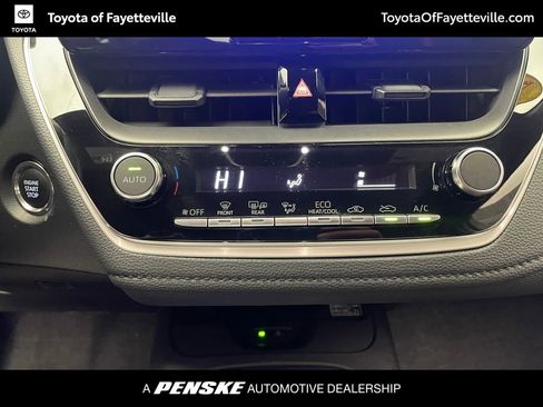 Used 2025 Toyota Corolla SE w/ SE Premium Package image 33