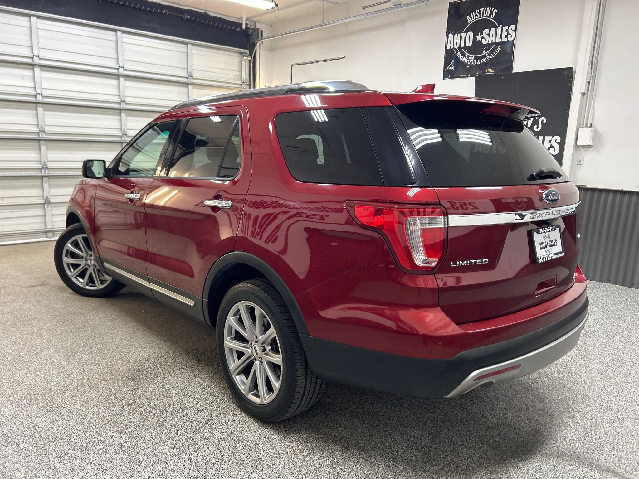 Used 2017 Ford Explorer Limited AWD/4WD image 5