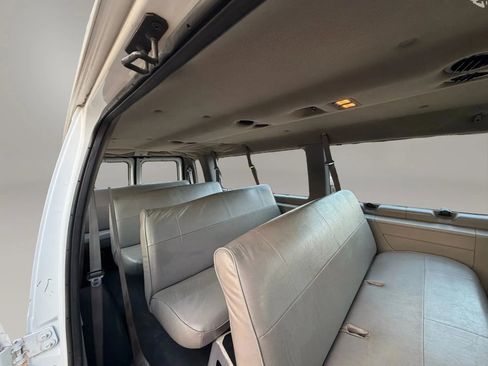 Used 1997 Ford E-350 and Econoline 350 Club Wagon image 12