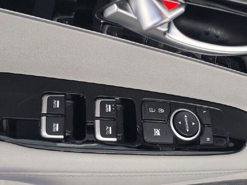 Used 2019 Kia Sorento SX image 22