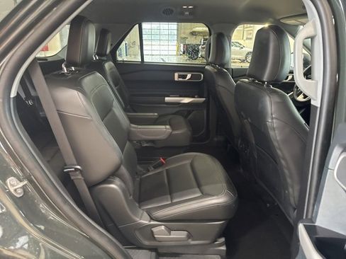 Used 2023 Ford Explorer XLT w/ Equipment Group 202A image 14