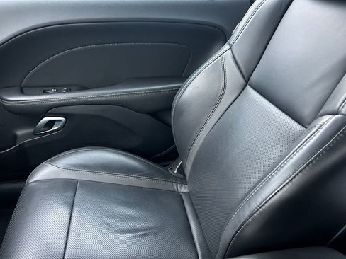 Used 2016 Dodge Challenger SXT Plus image 30