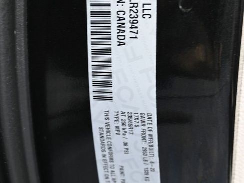 Used 2020 Chrysler Voyager L image 38