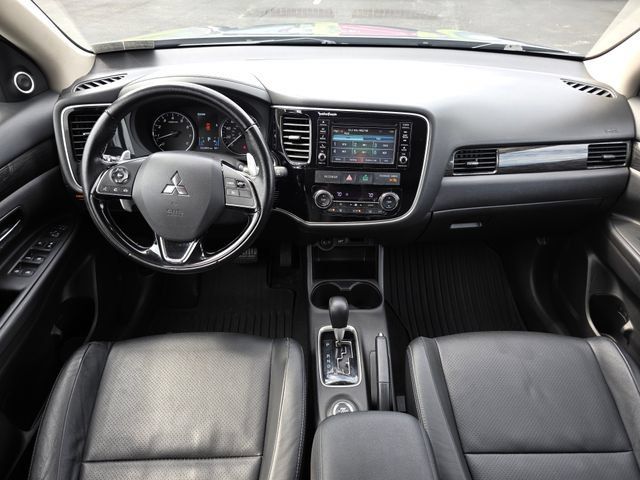 Used 2016 Mitsubishi Outlander GT AWD/4WD image 34