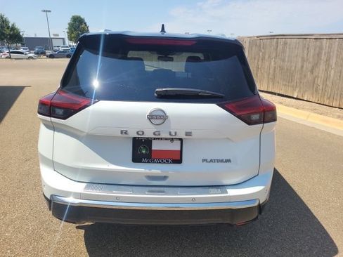 Used 2025 Nissan Rogue Platinum w/ Platinum Premium Package FWD image 7