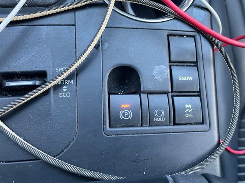 Used 2024 Toyota Highlander XSE FWD image 20