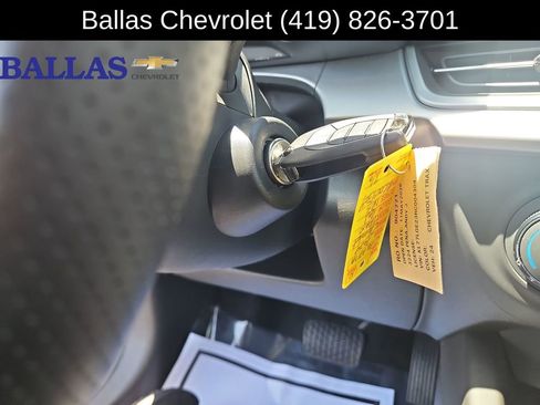 Certified 2024 Chevrolet Trax RS w/ Sunroof Package FWD image 17