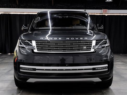 Used 2023 Land Rover Range Rover Autobiography image 9