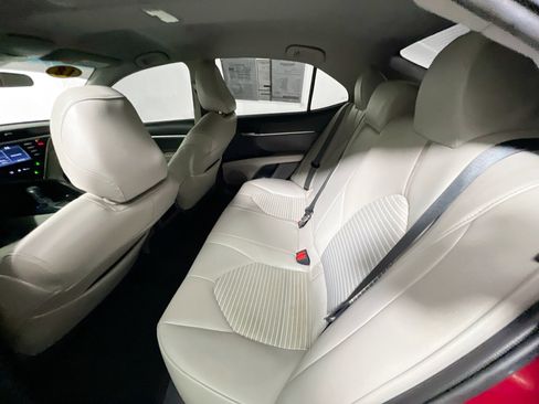 Used 2018 Toyota Camry SE image 28