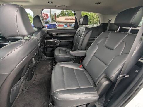 Used 2025 Kia Telluride S FWD image 13