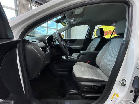 Used 2021 Chevrolet Equinox LS w/ LPO, Cargo Package FWD image 11