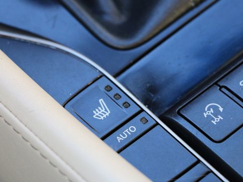 Used 2018 Lexus LX 570 4WD image 26