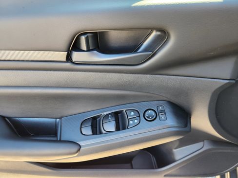 Certified 2025 Nissan Altima 2.5 S FWD image 16