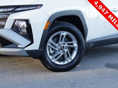 Used 2025 Hyundai Tucson SE image 10