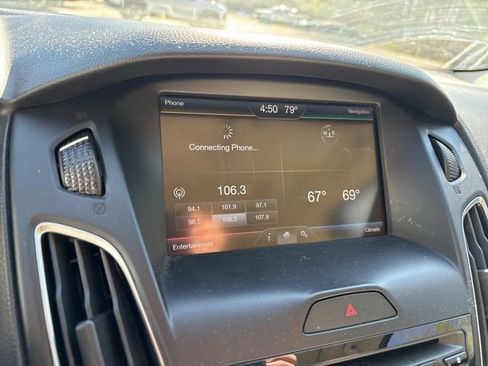 Used 2015 Ford Focus Titanium image 16