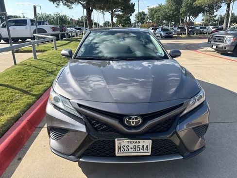 Used 2019 Toyota Camry XSE FWD image 3