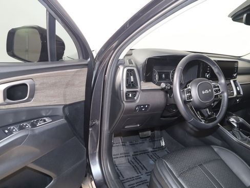 Used 2023 Kia Sorento EX w/ Panoramic Sunroof Package FWD image 48