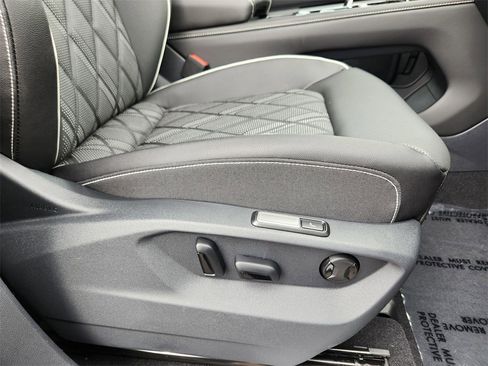 New 2025 Volkswagen Atlas SEL Premium R-Line image 19