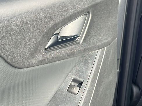 New 2026 Chevrolet Equinox LT w/ Convenience Package II image 12