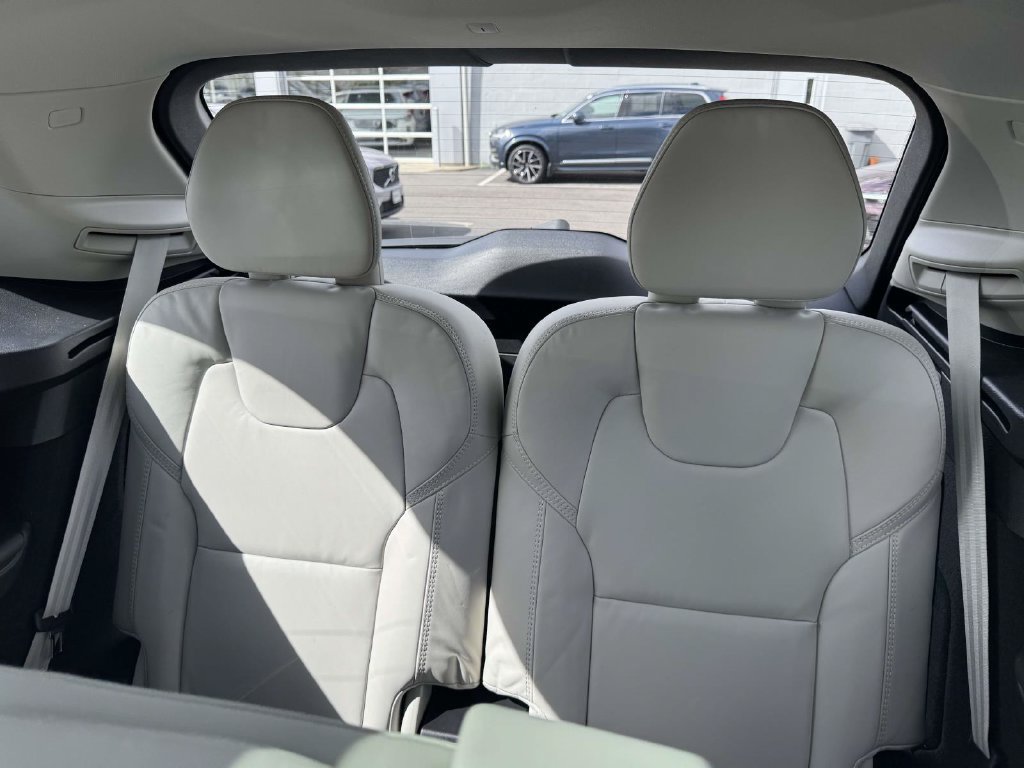 Certified 2025 Volvo XC90 T8 Ultra w/ Protection Package Premier AWD/4WD image 10
