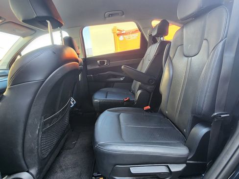 Used 2023 Kia Sorento EX image 19