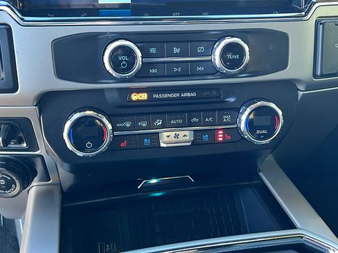 Used 2022 Ford F350 Lariat w/ Black Appearance Package image 20