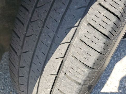 Used 2023 Chrysler Pacifica Touring-L FWD image 38