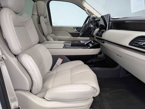Used 2020 Lincoln Navigator Reserve w/ Luxury Package image 47