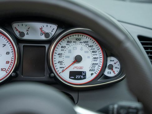 Used 2011 Audi R8 V10 image 35