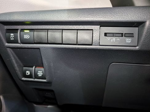 Used 2021 Toyota Sienna XLE w/ XLE Plus Package FWD image 44