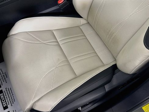 Used 2025 Lexus ES 300h Ultra Luxury w/ Accessory Package (Z2) FWD image 21