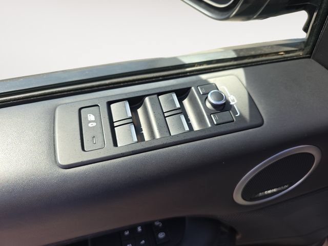 Used 2019 Land Rover Discovery HSE Luxury AWD/4WD image 18