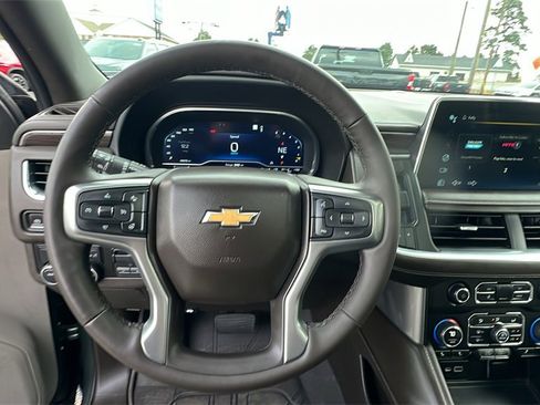 Certified 2023 Chevrolet Suburban LT w/ Luxury Package image 27