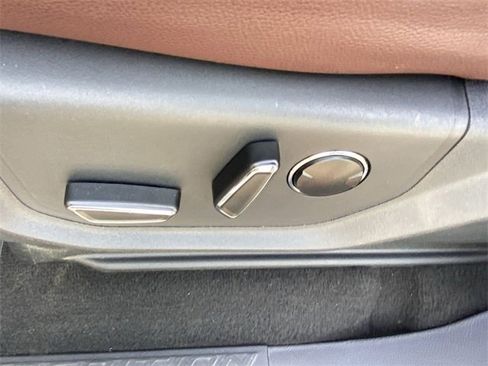 Used 2024 Ford Expedition Limited image 21