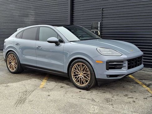 Certified 2024 Porsche Cayenne image 9