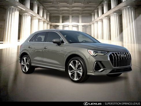 Used 2019 Audi Q3 2.0T Premium Plus w/ Premium Plus Package image 2