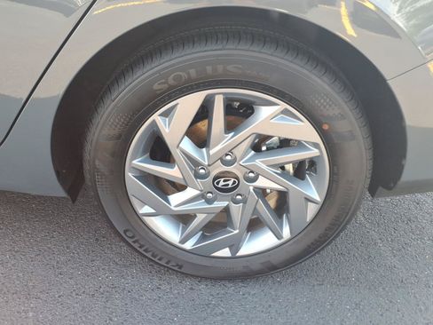 Used 2026 Hyundai Elantra Hybrid FWD image 9
