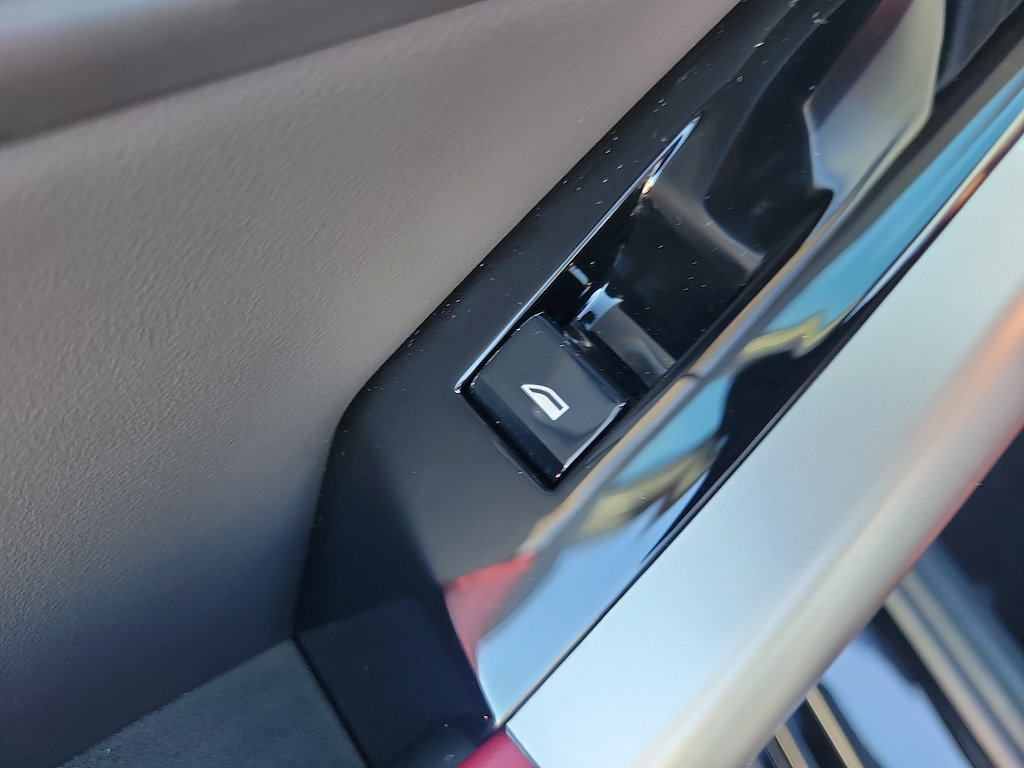 Used 2026 BMW 530i w/ M Sport Package RWD image 16