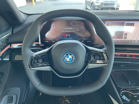 New 2026 BMW i5 eDrive40 image 11